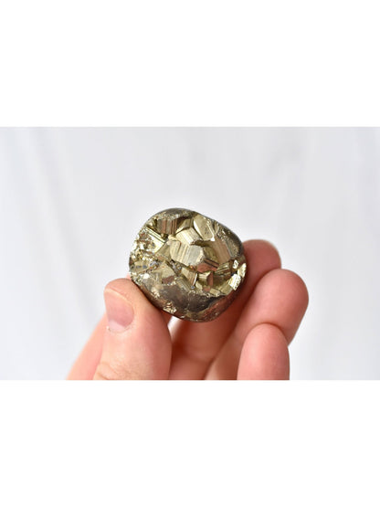 Open hart apotheker gouden pyriet kristallen tuimelde stenen voor manifestatie